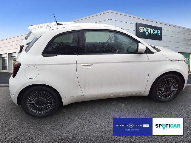 Gebraucht Fiat 500e La Prima 86 kW (118 PS) 2021 Weiß Kleinwagen