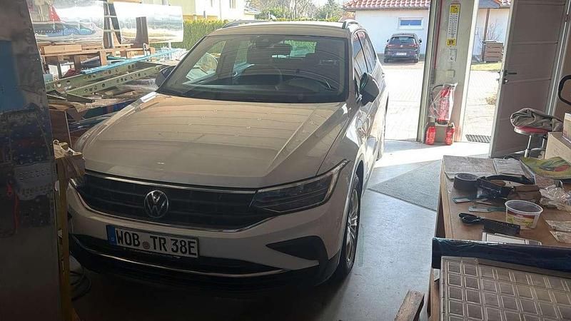 Gebraucht VW Tiguan Basis 150 PS (110 kW) 2022 SUV