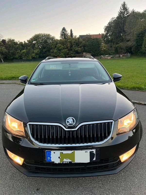 Schwarz Gebraucht 2016 Skoda Octavia Kombi | 6.300 € (Superpreis) - Bild 1/4