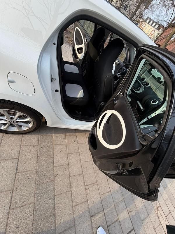 Second-hand Smart ForFour 71 CP (52 kW) 2019 Negru Hatchback