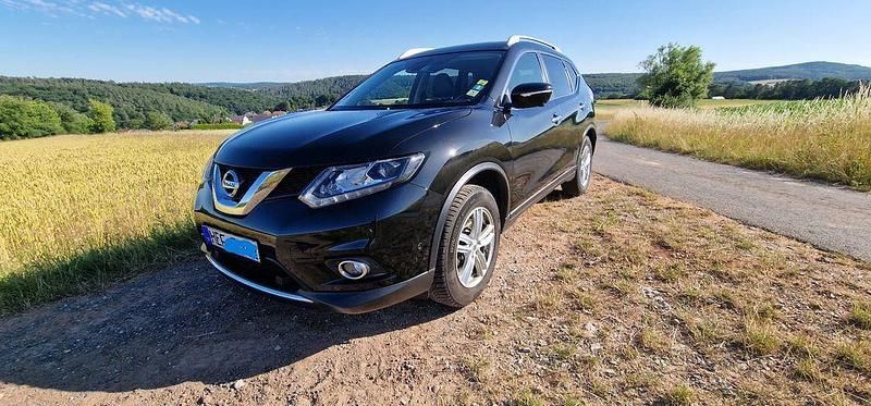 Schwarz Gebraucht 2015 Nissan X-Trail Tekna SUV | 13.500 € (Fairer Preis) - Bild 1/3