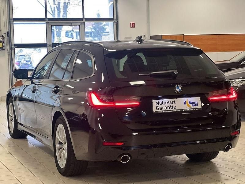 Gebraucht BMW 318 Advantage 150 PS (110 kW) 2022 Schwarz Limousine