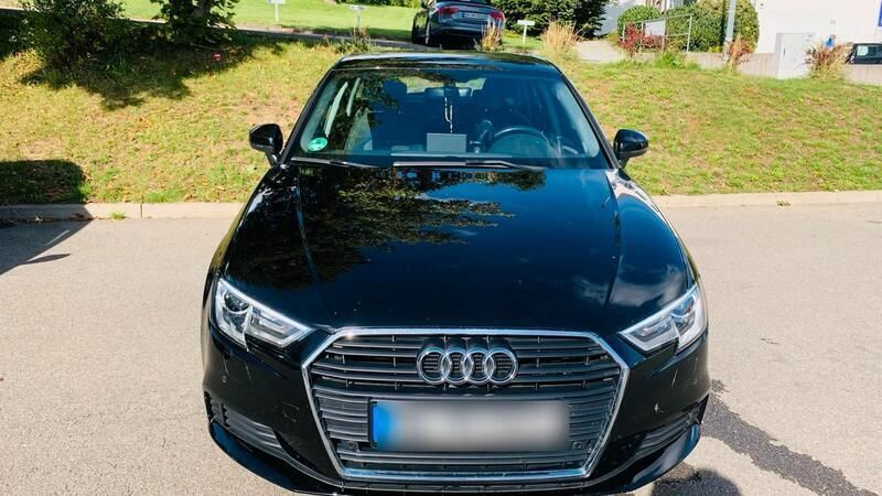 Schwarz Gebraucht 2018 Audi A3 Limousine | 13.000 € (Guter Preis) - Bild 1/4