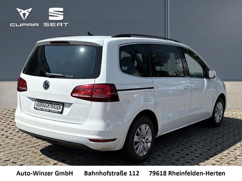 Gebraucht VW Sharan Comfortline 150 PS (110 kW) 2019 Weiß Van / Kleinbus