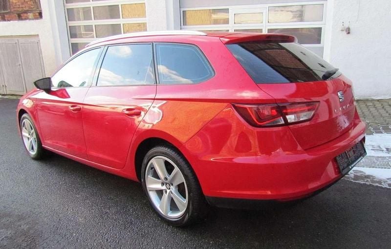 Gebraucht Seat Leon Style 150 PS (110 kW) 2016 Rot Limousine