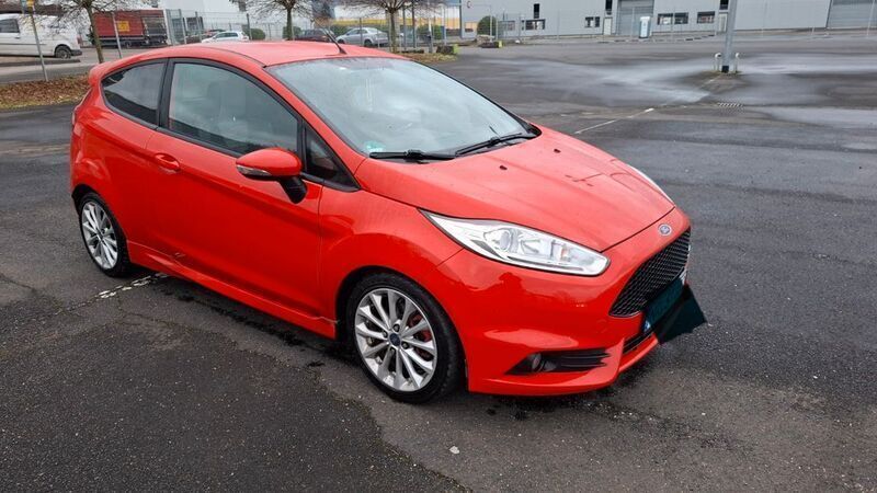 Rot Gebraucht 2014 Ford Fiesta ST Kleinwagen | 8.000 € (Guter Preis) - Bild 1/4