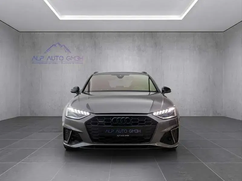 Używany Audi A4 Ambiente 286 KM (210 kW) 2020 Szary Kombi