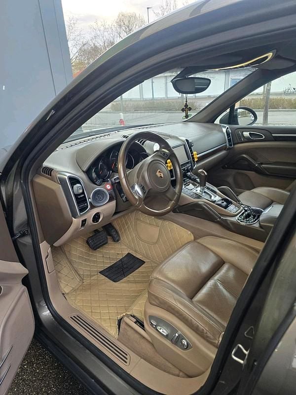 Gebraucht Porsche Cayenne 245 PS (180 kW) 2012 Braun SUV