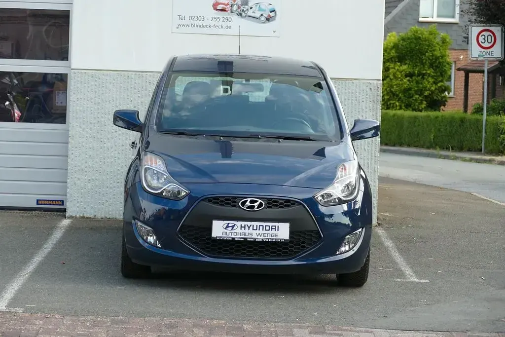 Gebraucht Hyundai ix20 Classic 90 PS (66 kW) 2016 Blau Kleinwagen