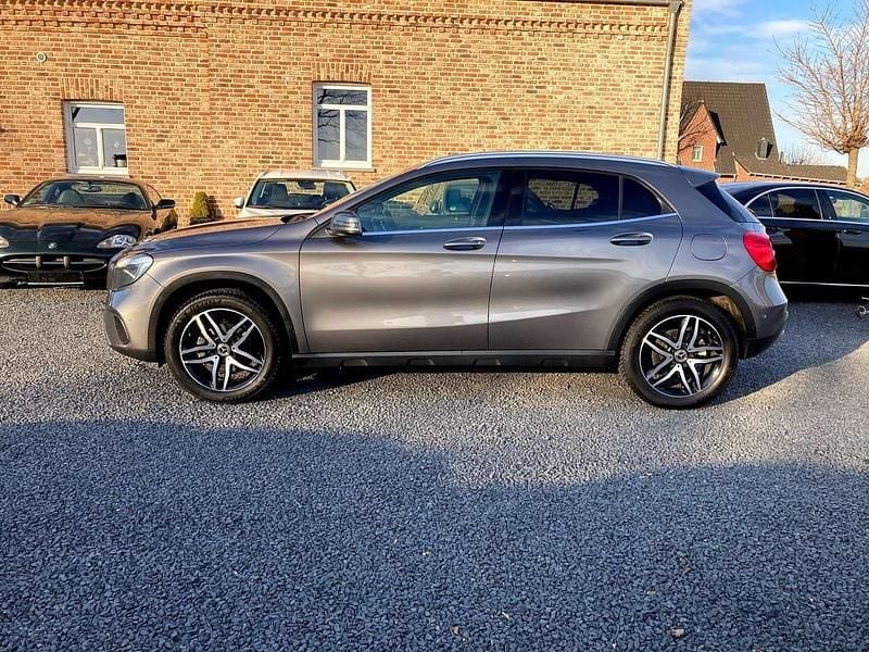 Gebraucht Mercedes GLA200 156 PS (114 kW) 2017 Mountaingrau  met. SUV