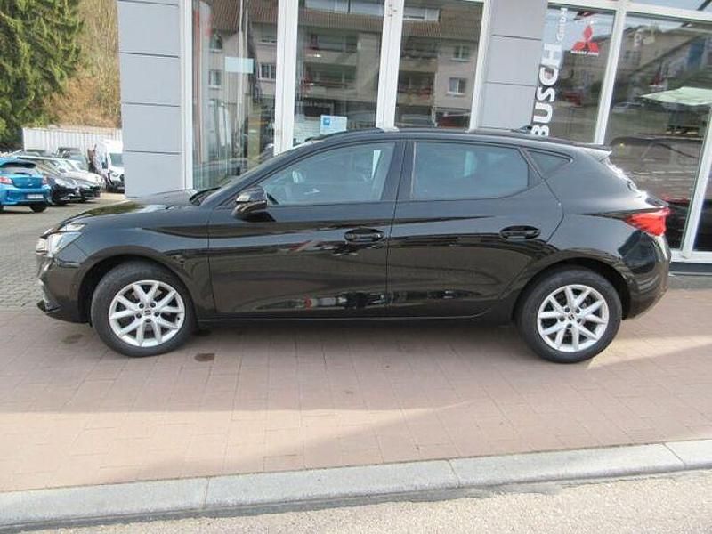 Gebraucht Seat Leon Style 131 PS (96 kW) 2021 Mitternachtsschwarz Limousine