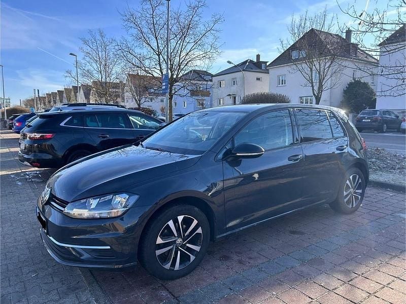 Grau Gebraucht 2019 VW Golf IQ Drive Limousine | 16.300 € (Fairer Preis) - Bild 1/4