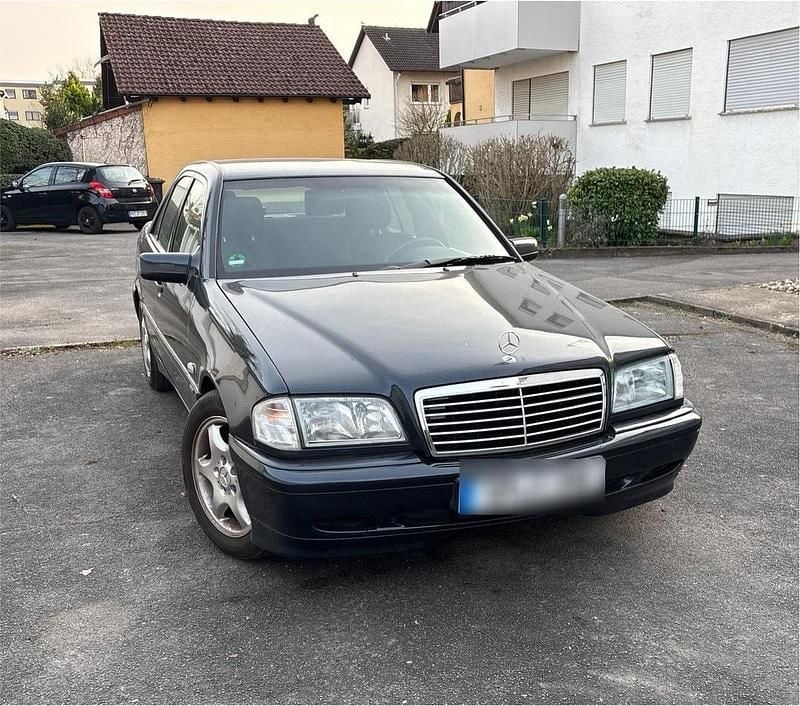 Gebraucht Mercedes C180 122 PS (89 kW) 1999 Schwarz Limousine