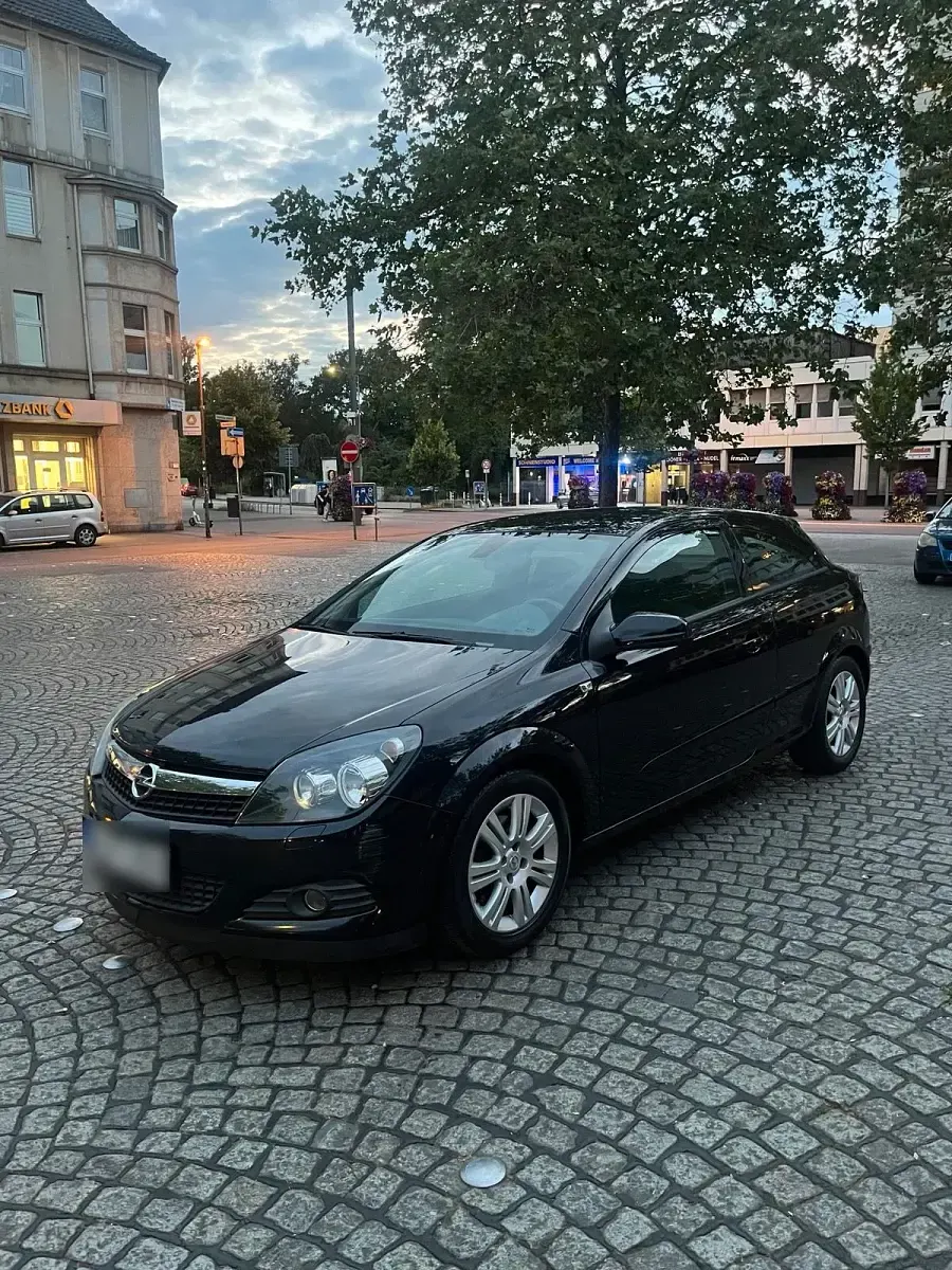 Gebraucht Opel Astra GTC 90 PS (66 kW) 2007 Schwarz Coupé