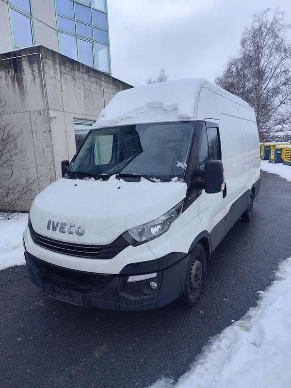 Weiß Gebraucht 2017 Iveco Daily Van / Kleinbus | 6.900 € (Superpreis) - Bild 1/4