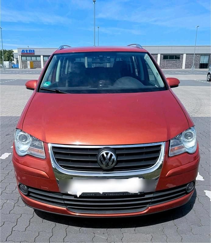 Rot Gebraucht 2008 VW Touran Van / Kleinbus | 4.499 € (Fairer Preis) - Bild 1/4