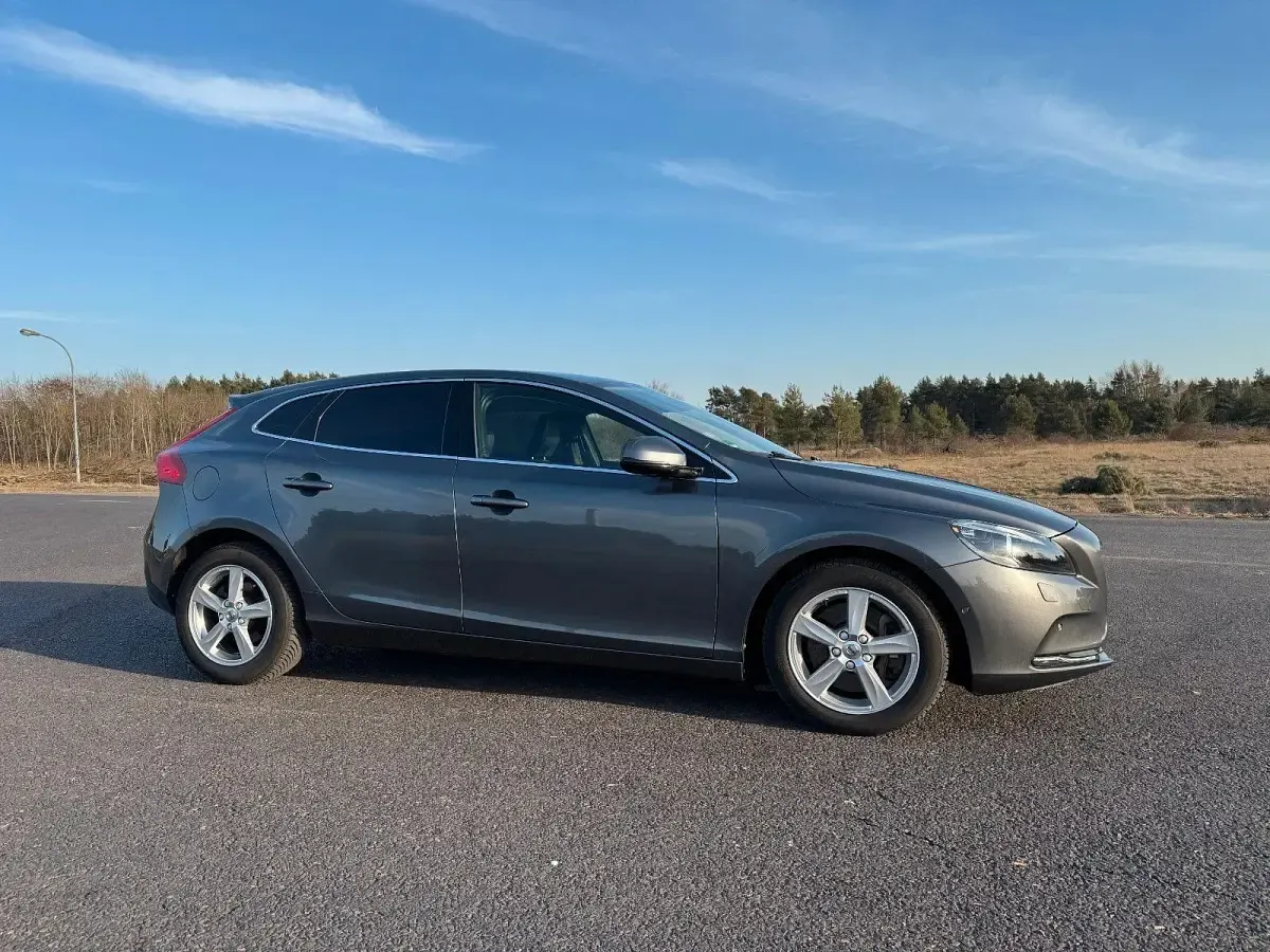 Gebraucht Volvo V40 Summum 150 PS (110 kW) 2013 Grau Limousine