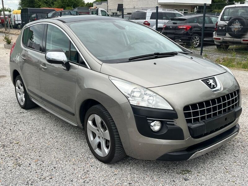 Grau Gebraucht 2011 Peugeot 3008 Platinum Van / Kleinbus | 3.980 € (Guter Preis) - Bild 1/4