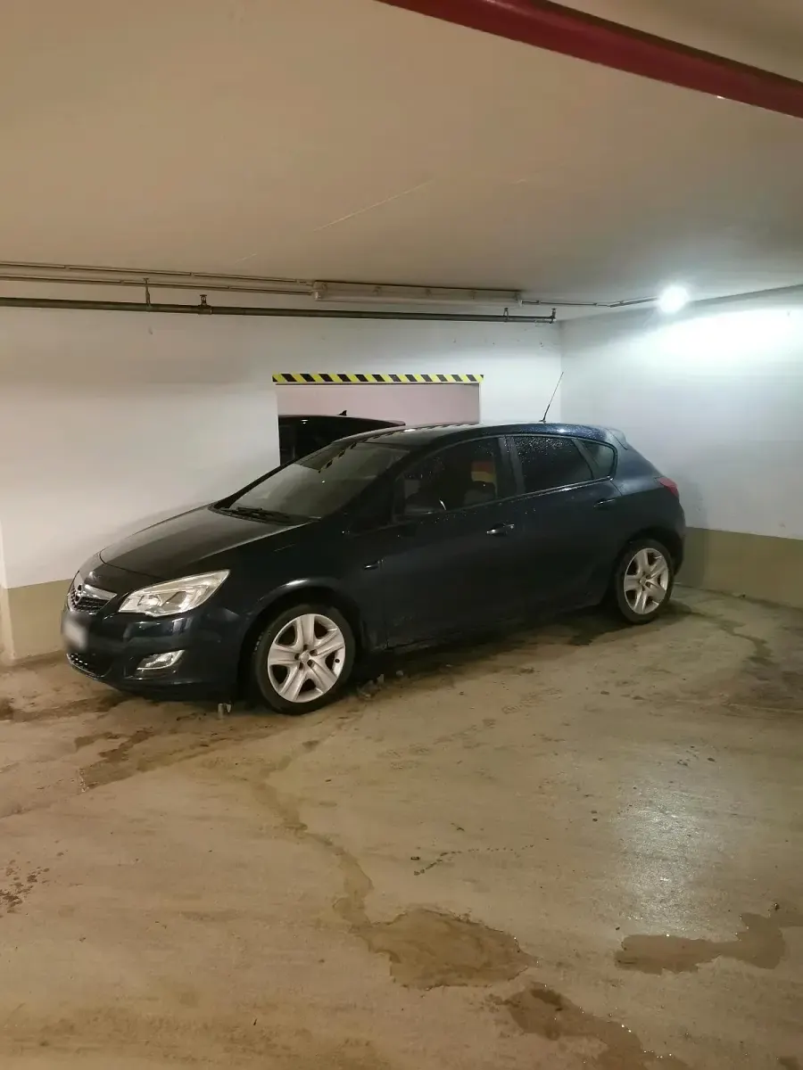 Gebraucht Opel Astra 116 PS (85 kW) 2010 Blau Limousine