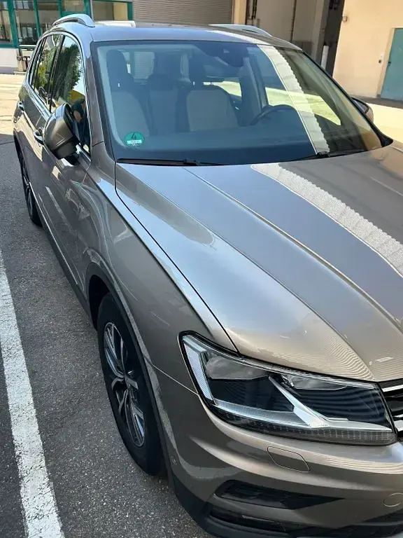Gebraucht VW Tiguan 150 PS (110 kW) 2019 Grau SUV