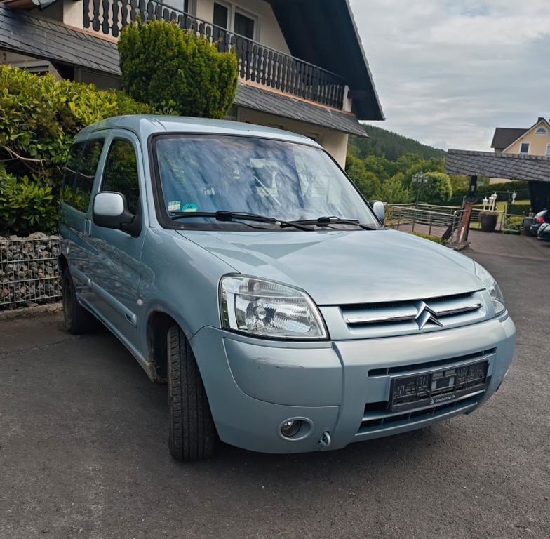 Blau Gebraucht 2005 Citroën Berlingo Van / Kleinbus | 2.190 € (Fairer Preis) - Bild 1/4