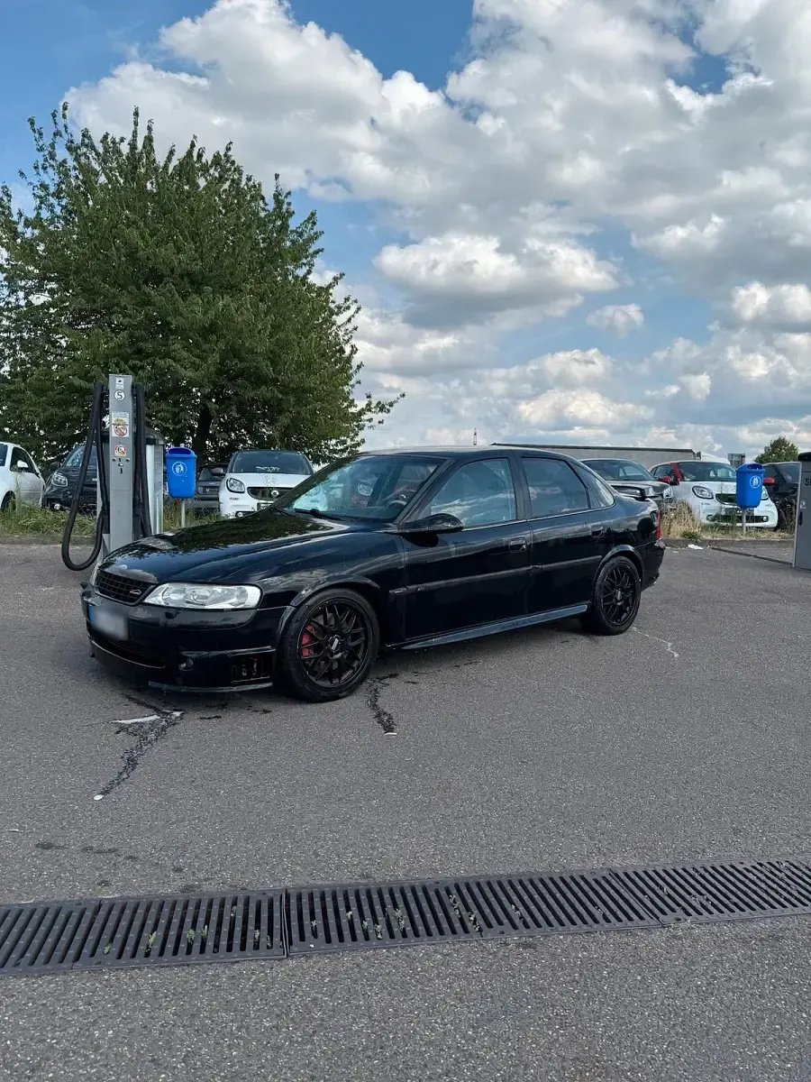 Gebraucht Opel Vectra 195 PS (143 kW) 1998 Schwarz Limousine