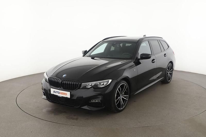 Schwarz Gebraucht 2021 BMW 330 M Sport Kombi | 36.430 € (Fairer Preis) - Bild 1/3