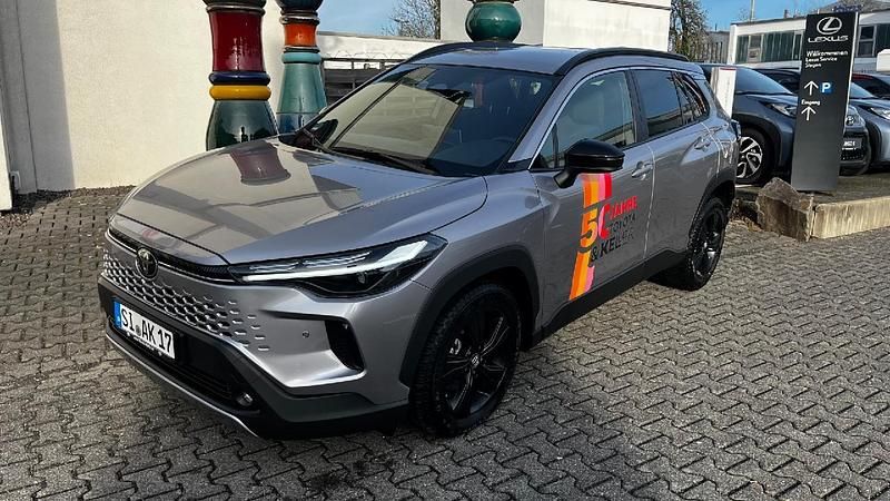 Gebraucht Toyota Corolla Cross 178 PS (130 kW) 2025 Metal stream silver metallic SUV