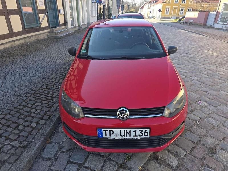 Gebraucht VW Polo Trendline 60 PS (44 kW) 2014 Rot Limousine
