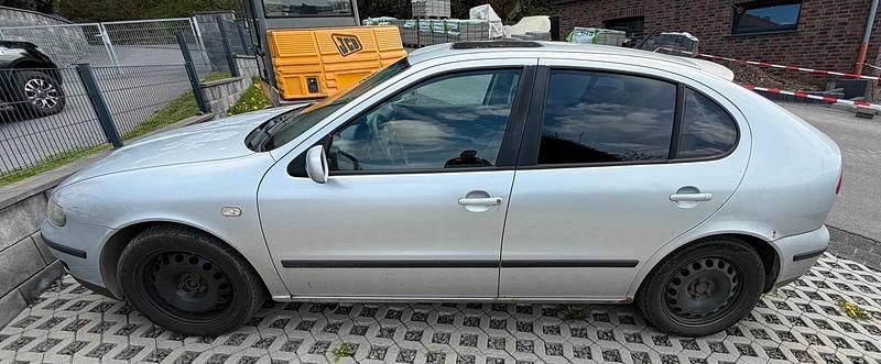 Usata Seat Leon 180 CV (132 kW) 2000 Argento Utilitaria