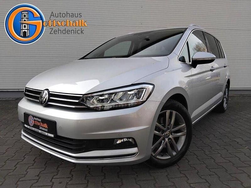 Silber Gebraucht 2021 VW Touran Highline Van / Kleinbus | 27.490 € (Guter Preis) - Bild 1/4