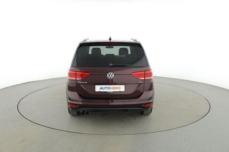 Gebraucht VW Touran Sound 150 PS (110 kW) 2017 Rot Van / Kleinbus