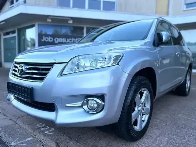 Gebraucht Toyota RAV4 Life 150 PS (110 kW) 2011 Silber SUV