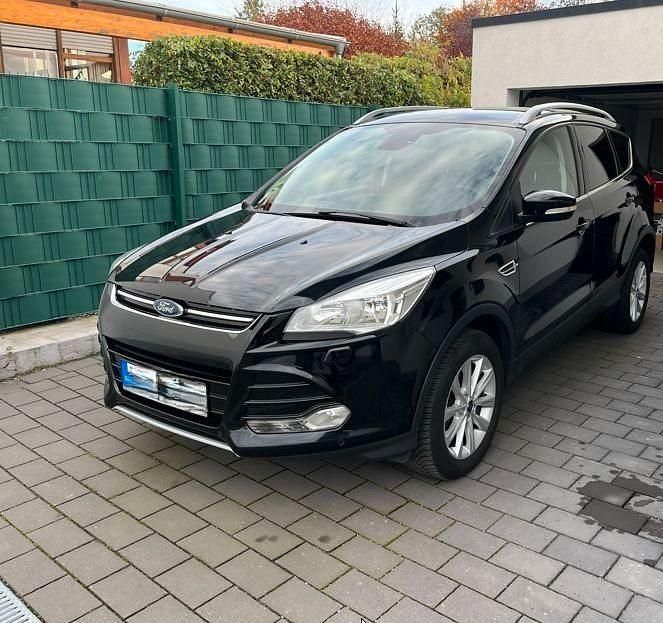 Schwarz Gebraucht 2015 Ford Kuga Titanium SUV | 12.000 € (Fairer Preis) - Bild 1/4