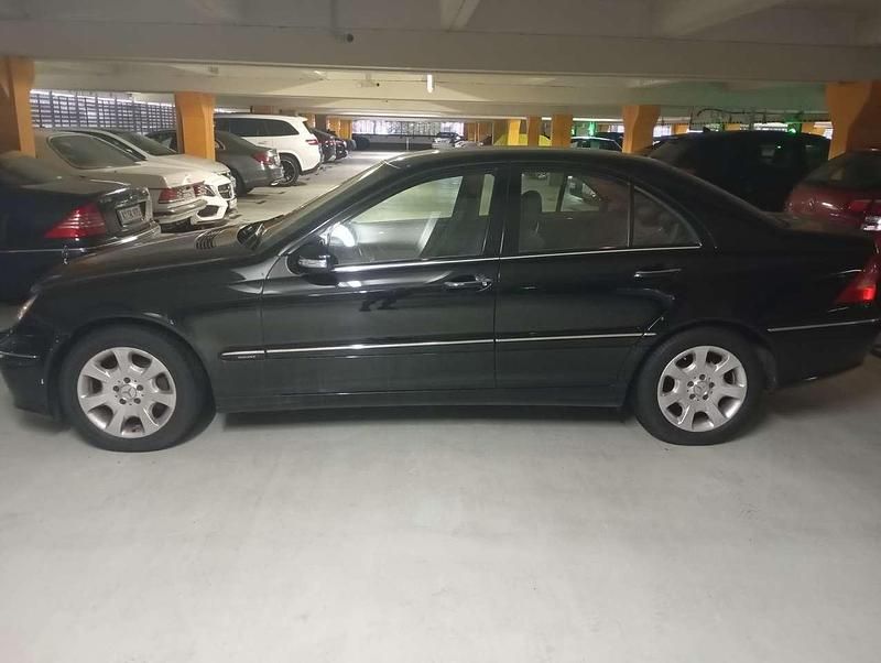 Gebraucht Mercedes C200 122 PS (89 kW) 2004 Schwarz Limousine