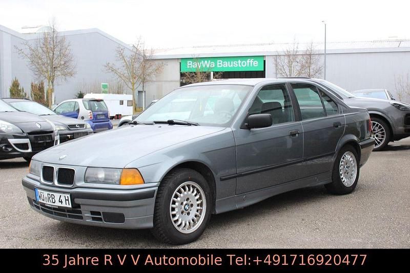 Grau Gebraucht 1991 BMW 318 Limousine | 4.990 € - Bild 1/4