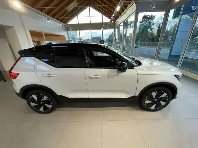 Gebraucht Volvo XC40 Plus 185 kW (252 PS) 2023 Crystal white pearl SUV