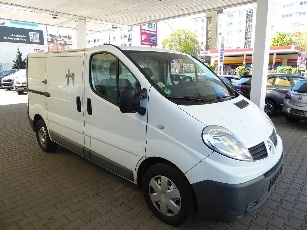 Gebraucht Renault Trafic 90 PS (66 kW) 2013 Weiß Van / Kleinbus