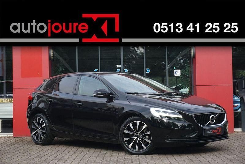 Schwarz Gebraucht 2019 Volvo V40 Dynamic Kombi | 14.300 € (Fairer Preis) - Bild 1/4