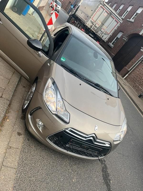 Beige Gebraucht 2010 Citroën DS3 Kleinwagen | 2.800 € (Superpreis) - Bild 1/4