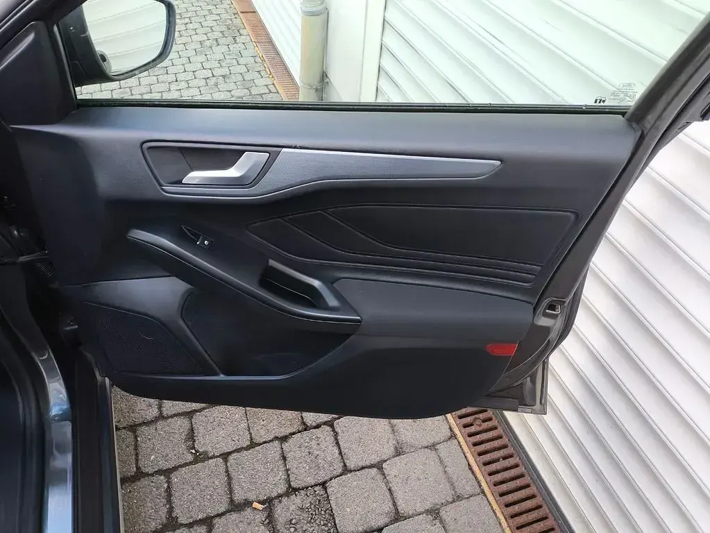 Gebraucht Ford Focus Active 120 PS (88 kW) 2019 Grau Limousine