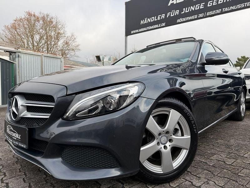 Grau Gebraucht 2016 Mercedes C300 Avantgarde Limousine | 20.949 € (Superpreis) - Bild 1/4