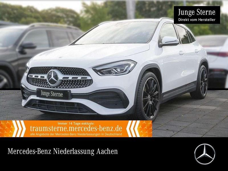Weiß Gebraucht 2021 Mercedes GLA200 AMG SUV | 33.990 € - Bild 1/3