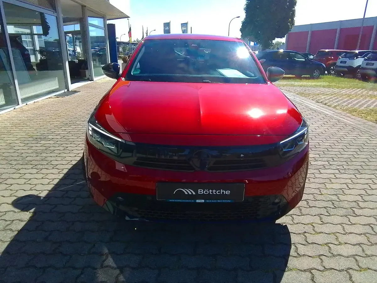 Gebraucht Opel Corsa 101 PS (74 kW) 2025 Lackierung peperoncino red/typ aussenverkleidung metalliclackierung Kleinwagen