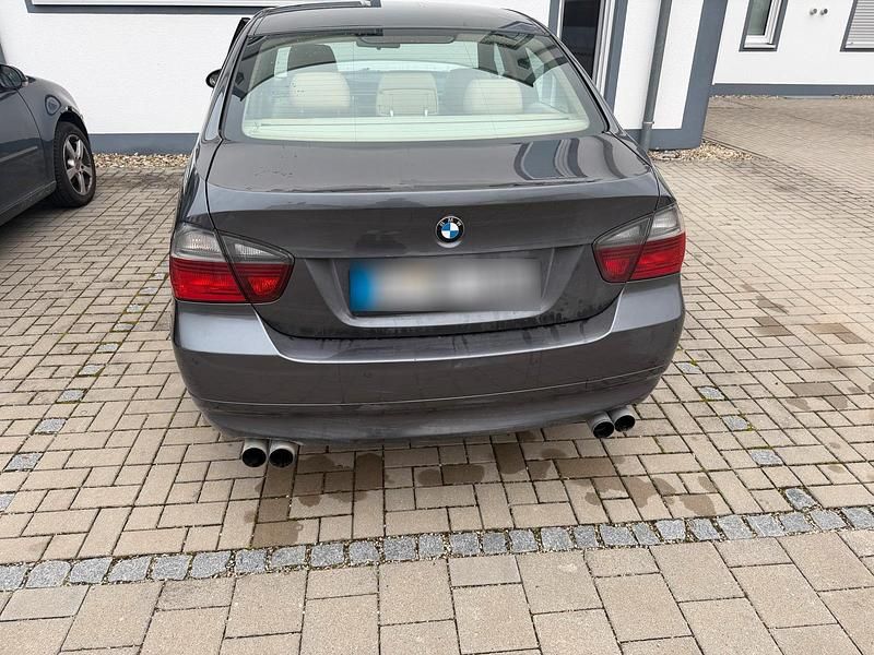 Gebraucht BMW 320 150 PS (110 kW) 2004 Grau Limousine