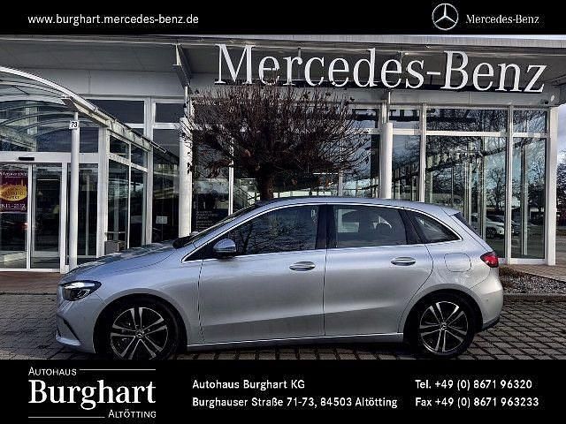 Gebraucht Mercedes B200 Advanced 150 PS (110 kW) 2024 Silber Van / Kleinbus