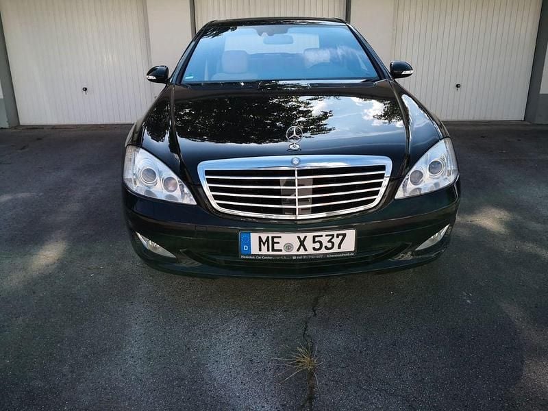 Schwarz Gebraucht 2007 Mercedes S450 Limousine | 13.500 € - Bild 1/4