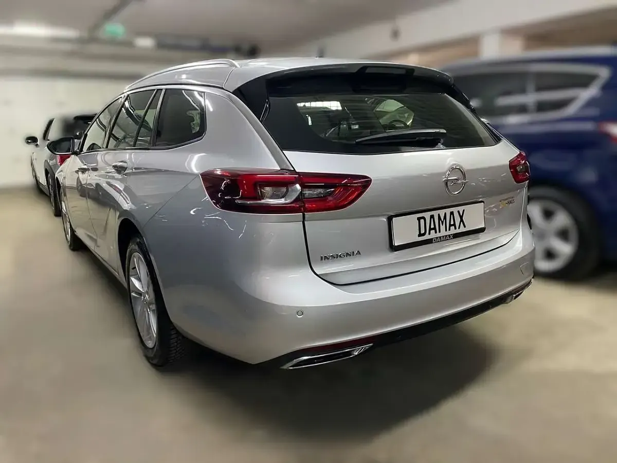 Gebraucht Opel Insignia Elegance 174 PS (127 kW) 2022 Argon silber/ice silver (m2) Kombi