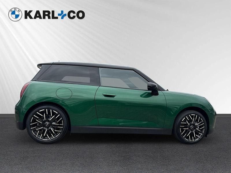 Gebraucht Mini Cooper Favoured 135 kW (184 PS) 2025 Gruen Kleinwagen