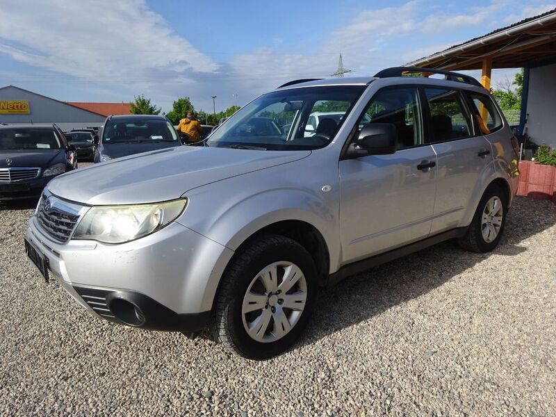 Grau Gebraucht 2008 Subaru Forester Trend SUV | 4.200 € (Fairer Preis) - Bild 1/4